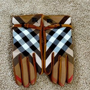 Burberry Gloves 7.5